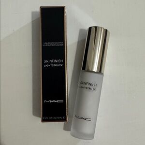MAC Cosmetics Skinfinish Lightstruck Highlighter